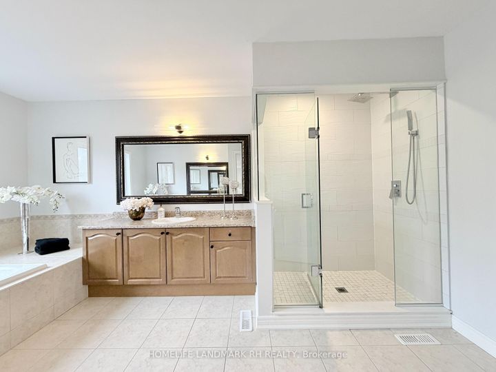 Photo 18 at 12 Bosco Drive, Vellore Village, Vaughan