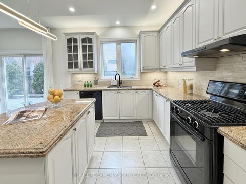 Photo 11 at 12 Bosco Drive, Vellore Village, Vaughan