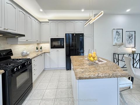 Photo 12 at 12 Bosco Drive, Vellore Village, Vaughan