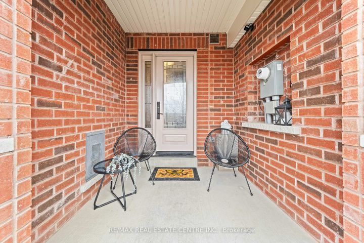 Photo 3 at 62 Sussexvale Drive, Wellington, Brampton