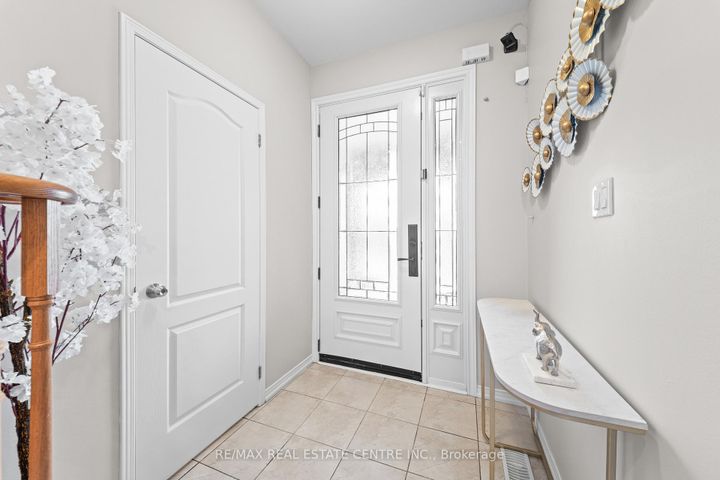 Photo 4 at 62 Sussexvale Drive, Wellington, Brampton