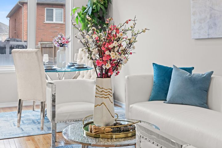 Photo 9 at 62 Sussexvale Drive, Wellington, Brampton