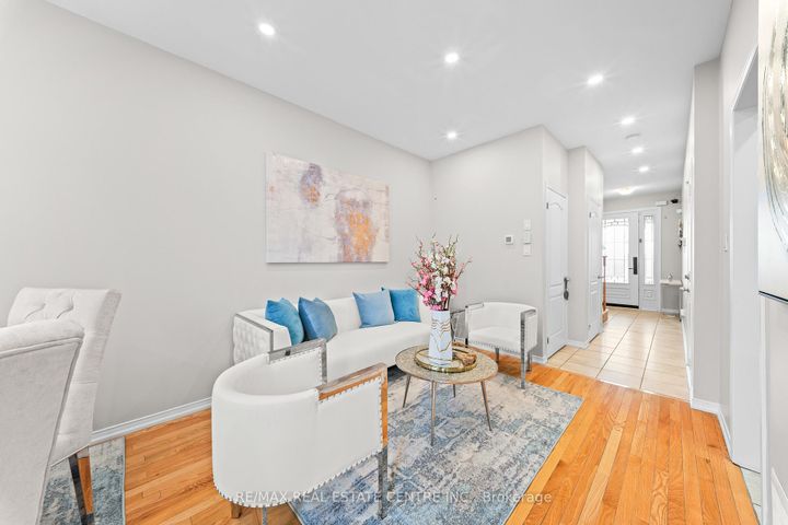 Photo 10 at 62 Sussexvale Drive, Wellington, Brampton