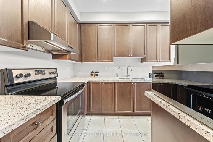 Photo 16 at 62 Sussexvale Drive, Wellington, Brampton