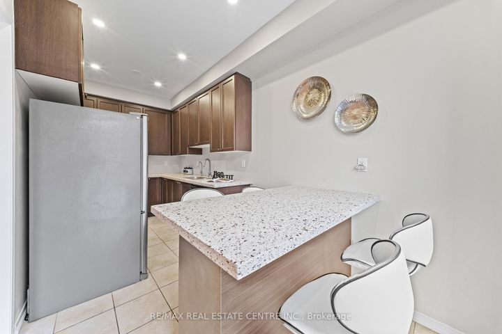 Photo 18 at 62 Sussexvale Drive, Wellington, Brampton