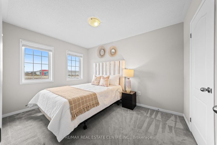 Photo 35 at 62 Sussexvale Drive, Wellington, Brampton