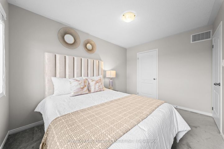 Photo 36 at 62 Sussexvale Drive, Wellington, Brampton