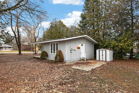 Photo 3 at 2073 Kate Avenue, Alcona, Innisfil