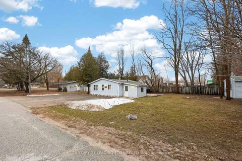 Photo 4 at 2073 Kate Avenue, Alcona, Innisfil