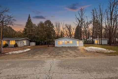 Photo 17 at 2073 Kate Avenue, Alcona, Innisfil