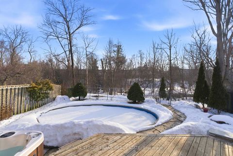 Photo 5 at 9 Royal Pines Court, Bowmanville, Clarington