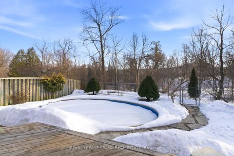 Photo 7 at 9 Royal Pines Court, Bowmanville, Clarington