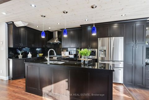 Photo 13 at 9 Royal Pines Court, Bowmanville, Clarington