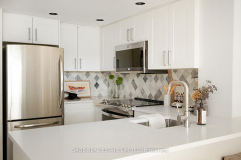 Photo 14 at 119 - 208 Niagara Street, Niagara, Toronto