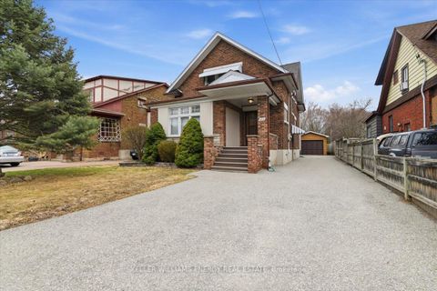 Photo 1 at 482 Simcoe Street N, O'Neill, Oshawa