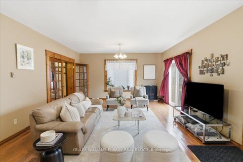 Photo 8 at 482 Simcoe Street N, O'Neill, Oshawa