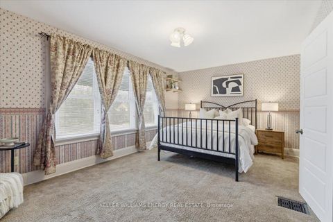 Photo 13 at 482 Simcoe Street N, O'Neill, Oshawa