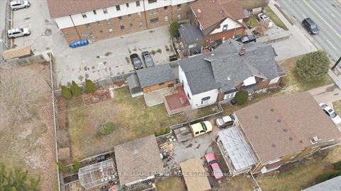 Photo 25 at 482 Simcoe Street N, O'Neill, Oshawa