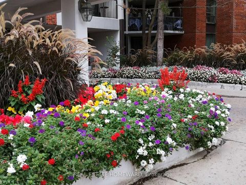 Photo 3 at 409 - 77 Maitland Place, South St. James Town, Toronto