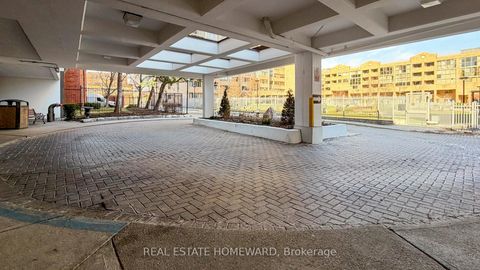 Photo 4 at 409 - 77 Maitland Place, South St. James Town, Toronto