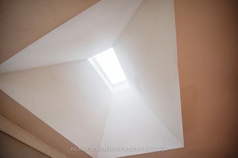 Photo 2 at 18 Doverwood Court, Newtonbrook East, Toronto