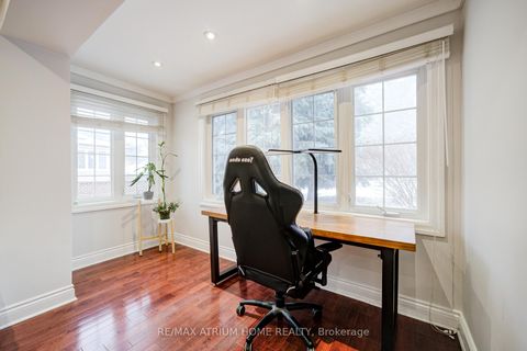 Photo 4 at 18 Doverwood Court, Newtonbrook East, Toronto