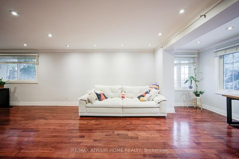 Photo 5 at 18 Doverwood Court, Newtonbrook East, Toronto