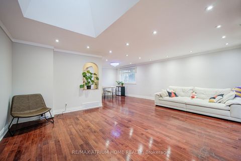 Photo 9 at 18 Doverwood Court, Newtonbrook East, Toronto
