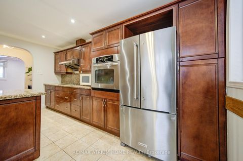Photo 15 at 18 Doverwood Court, Newtonbrook East, Toronto