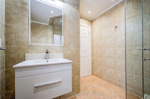Photo 23 at 18 Doverwood Court, Newtonbrook East, Toronto
