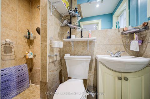 Photo 29 at 18 Doverwood Court, Newtonbrook East, Toronto