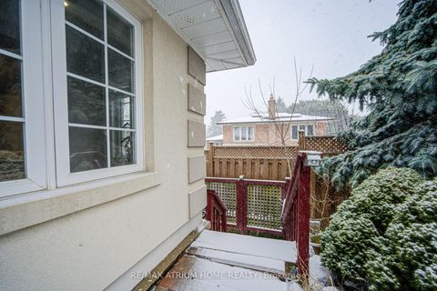 Photo 30 at 18 Doverwood Court, Newtonbrook East, Toronto