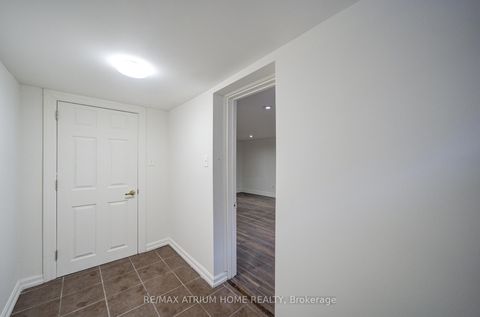 Photo 32 at 18 Doverwood Court, Newtonbrook East, Toronto