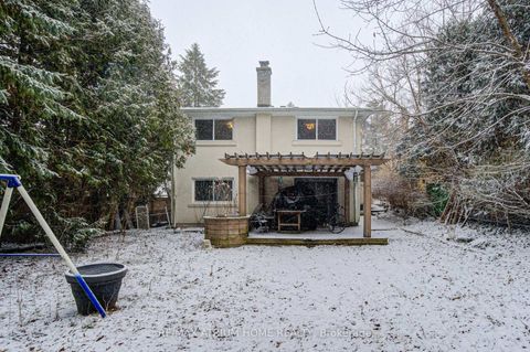 Photo 45 at 18 Doverwood Court, Newtonbrook East, Toronto