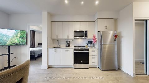 Photo 15 at 1504 - 2550 Simcoe Street N, Windfields, Oshawa