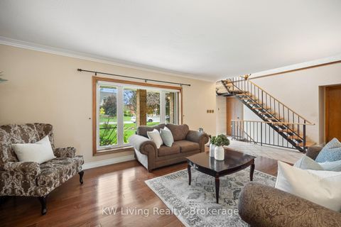 Photo 4 at 55 Hillside Avenue, Concord, Vaughan