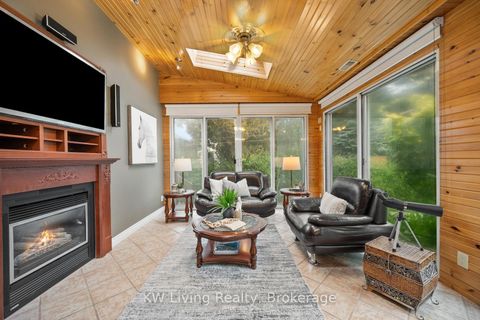 Photo 11 at 55 Hillside Avenue, Concord, Vaughan