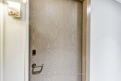 Photo 5 at 543 - 20 Inn On The Park Drive, Don Mills, Toronto