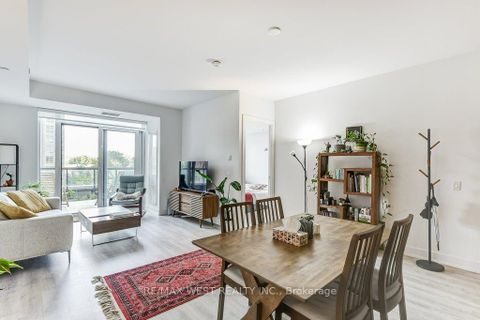 Photo 13 at 543 - 20 Inn On The Park Drive, Don Mills, Toronto