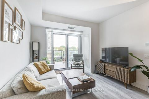 Photo 15 at 543 - 20 Inn On The Park Drive, Don Mills, Toronto