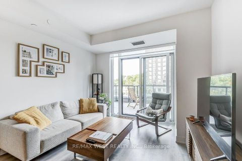 Photo 16 at 543 - 20 Inn On The Park Drive, Don Mills, Toronto