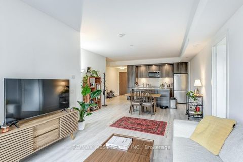 Photo 17 at 543 - 20 Inn On The Park Drive, Don Mills, Toronto