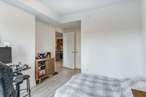 Photo 21 at 543 - 20 Inn On The Park Drive, Don Mills, Toronto