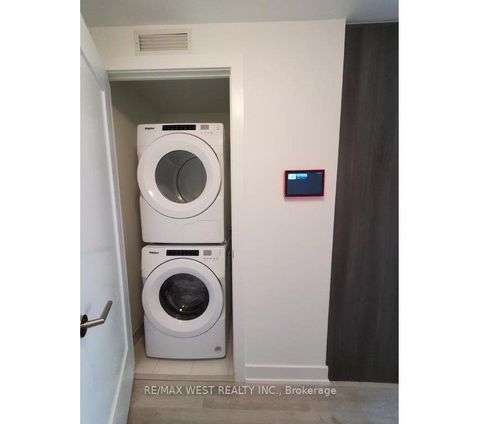 Photo 23 at 543 - 20 Inn On The Park Drive, Don Mills, Toronto