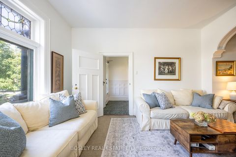 Photo 2 at 135 Madison Avenue, Annex, Toronto