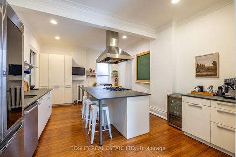 Photo 8 at 135 Madison Avenue, Annex, Toronto