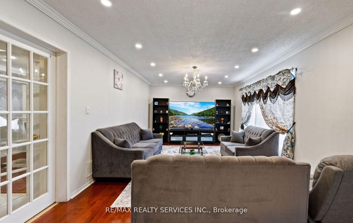 Photo 10 at 23 Edenvalley Road, Fletcher's Meadow, Brampton