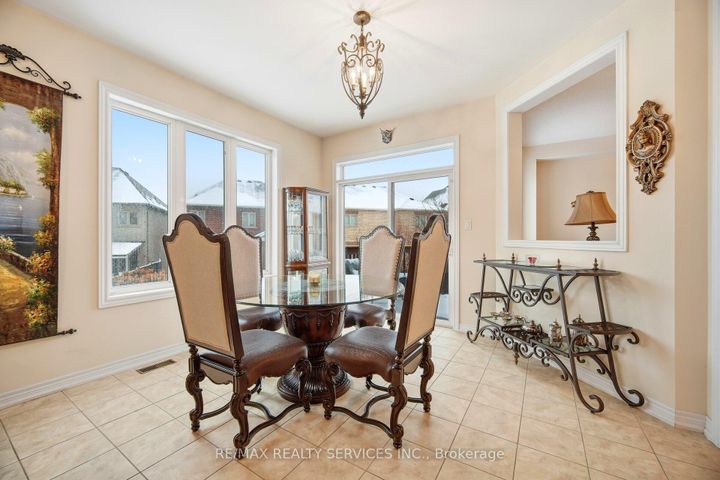 Photo 11 at 17 ISLAND Grove, Credit Valley, Brampton