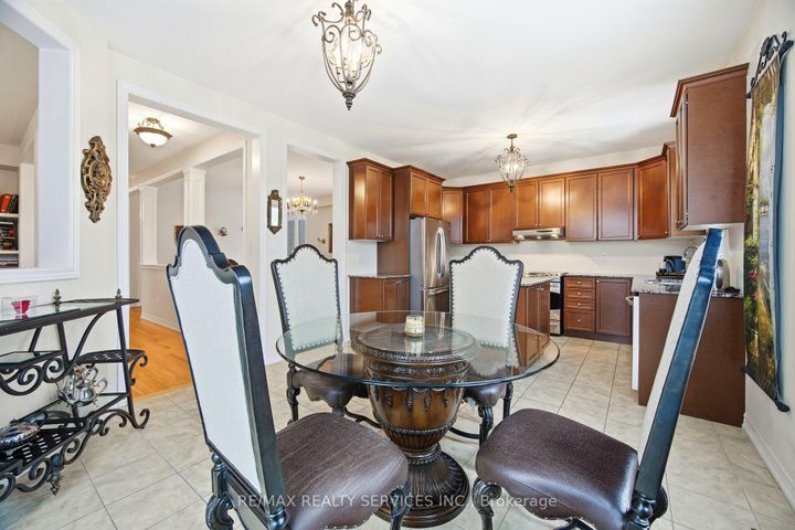 Photo 13 at 17 ISLAND Grove, Credit Valley, Brampton