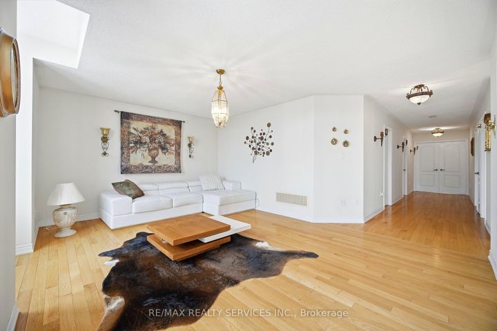 Photo 22 at 17 ISLAND Grove, Credit Valley, Brampton